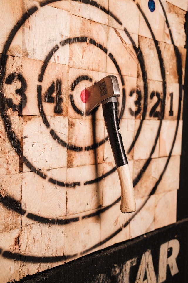 Axe in middle mean